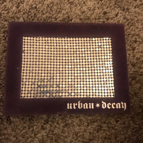 Urban Decay Other - Urban decay Deluxe pallet, well loved